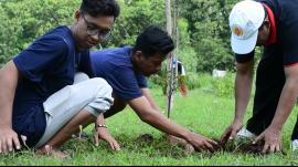 Gerakan Penghijaun oleh Pemerintah Desa Bendungan bersama Mahasiswa KKN Univet Bantara Sukoharjo