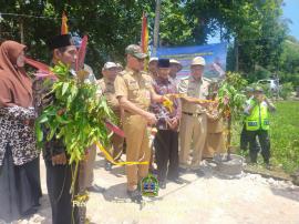 Bupati Gunungkidul meresmikan Jalan Usaha Tani Di Padukuhan Gandu 1